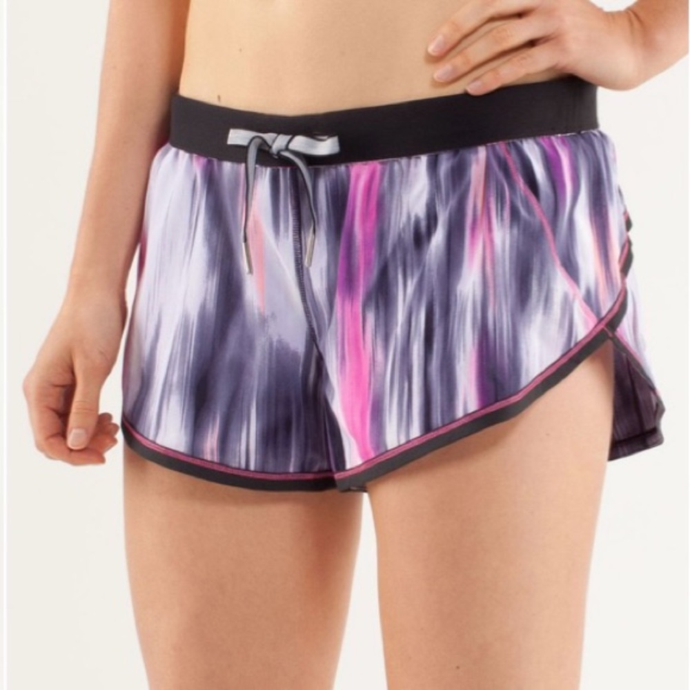 Lululemon Run: Roll Down Short Mirage Deep Indigo Sz 6 Lined Shorts Blue White